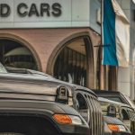 2026 중고차 잔존가치 순위 TOP 5: 3년 타도 80% 받는 '방어율 대장'은? koons-automotive-yTz8RAP5gP4-unsplash (1)